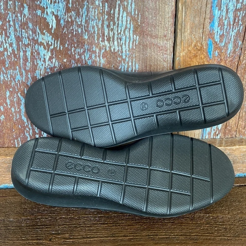 Ecco Black Slip On Leather Loafer